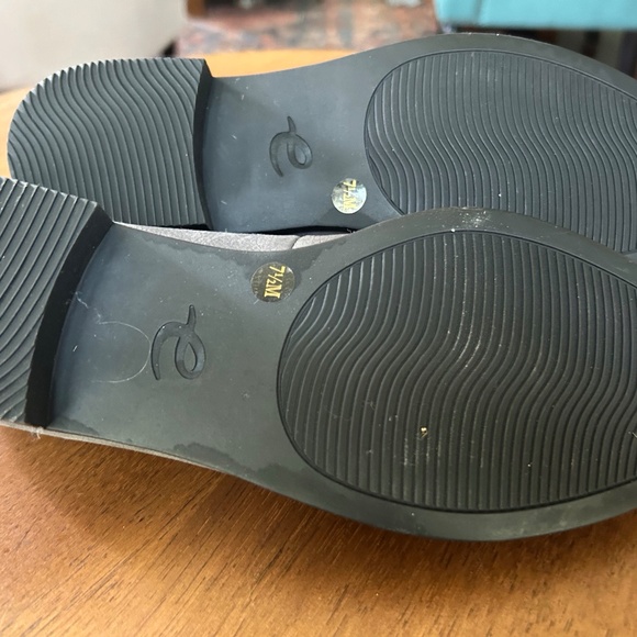 Easy Spirit Gray Loafers, size 7.5 - Picture 3 of 3